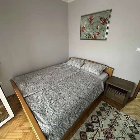 Bella - Tuzla, Mejdan Tuzla